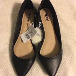 Black mossimo flats